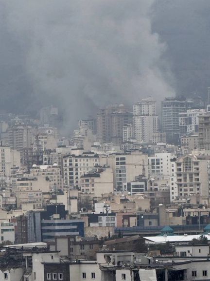 وسائل إعلام إيرانية: دويّ انفجارات في مناطق متفرقة من طهران