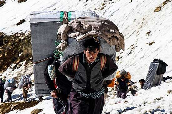 نماینده سقز و بانه: ماموران کماکان به سر و قلب کولبران شلیک میکنند