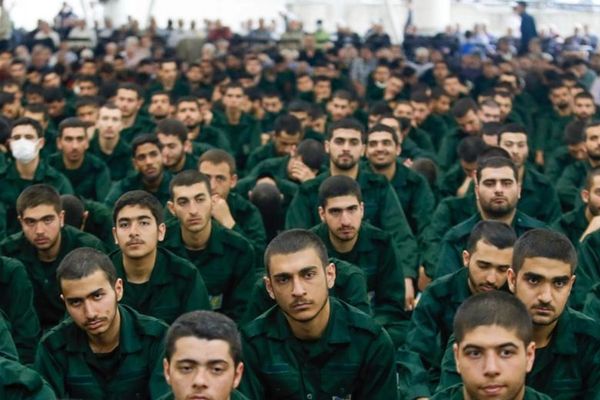 سپاه تهران از مردم و نوجوانان خواست برای کمک به نیروهای نظامی ثبتنام کنند