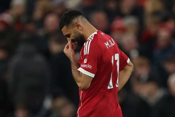 لیورپول ۰-۳ فارست؛ هفت شکست در ۱۰ مسابقه، شاگردان اشلوت تنها قدم میزنند