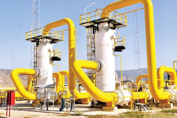 Pakistani Delegation Due In Tehran For Crisis Talks Over Gas Pipeline Delay