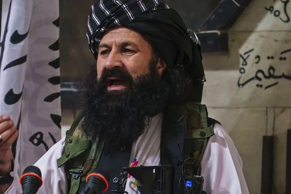 خلال اجتماع شعبي.. مقتل وزير شؤون الهجرة بحكومة طالبان نتيجة انفجار بمبنى الوزارة في كابل