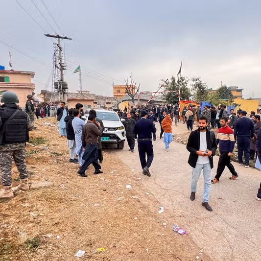 انفجار انتحاری در مسجد شیعیان اسلامآباد ۳۱ کشته و حدود ۱۷۰ زخمی بر جا گذاشت