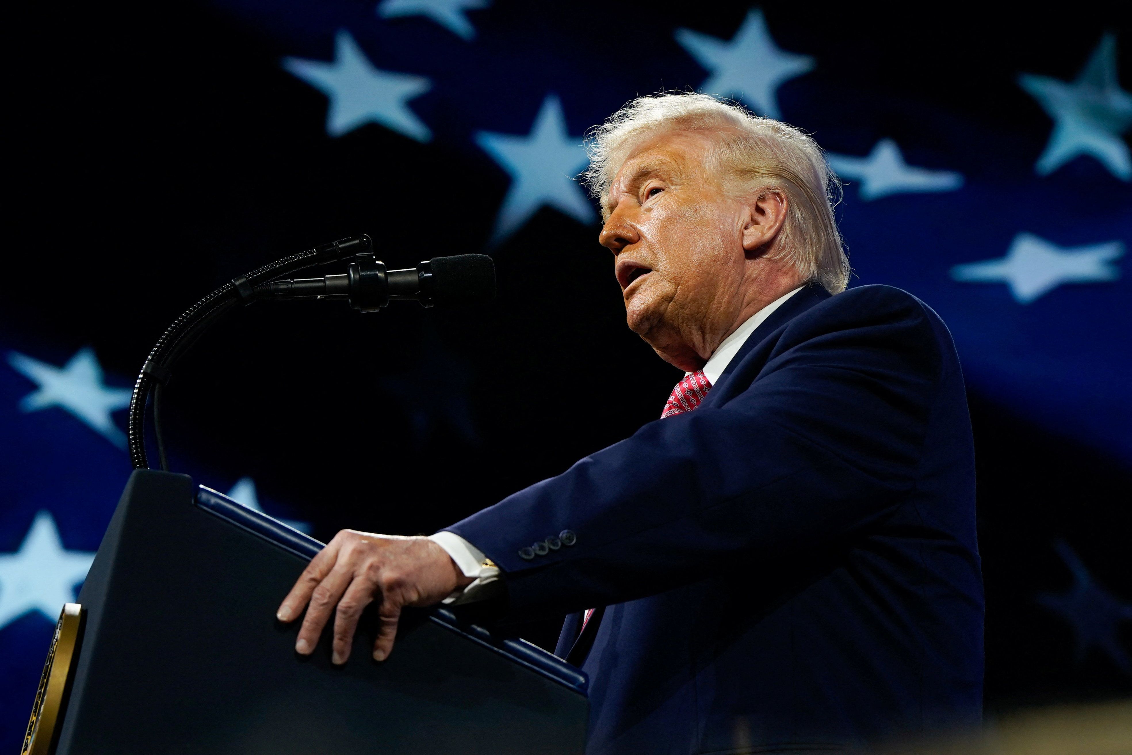 ترامپ: فکر می‌کنم در ایران همین حالا هم تغییر حکومت رخ داده است