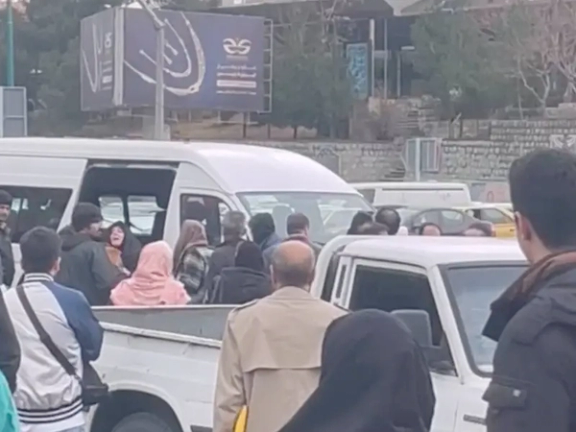 اخاذی ماموران گشت ارشاد از زنان در جریان طرح جدید تحمیل حجاب