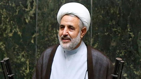 عضو کمیسیون امنیت ملی مجلس: بیحجابی و سگگردانی مردم را اذیت میکند