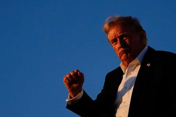 ترامب: سنمحو النظام الإيراني "من على وجه الأرض" إذا استهدف السفن الأميركية