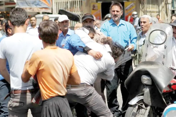 قيود النظام أحد الأسباب.. تصاعد وتيرة العنف والنزاعات في إيران