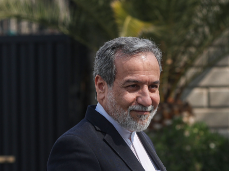 واکنش عراقچی به نامه ترامپ: برای جنگ آمادهایم اما از آن استقبال نمیکنیم