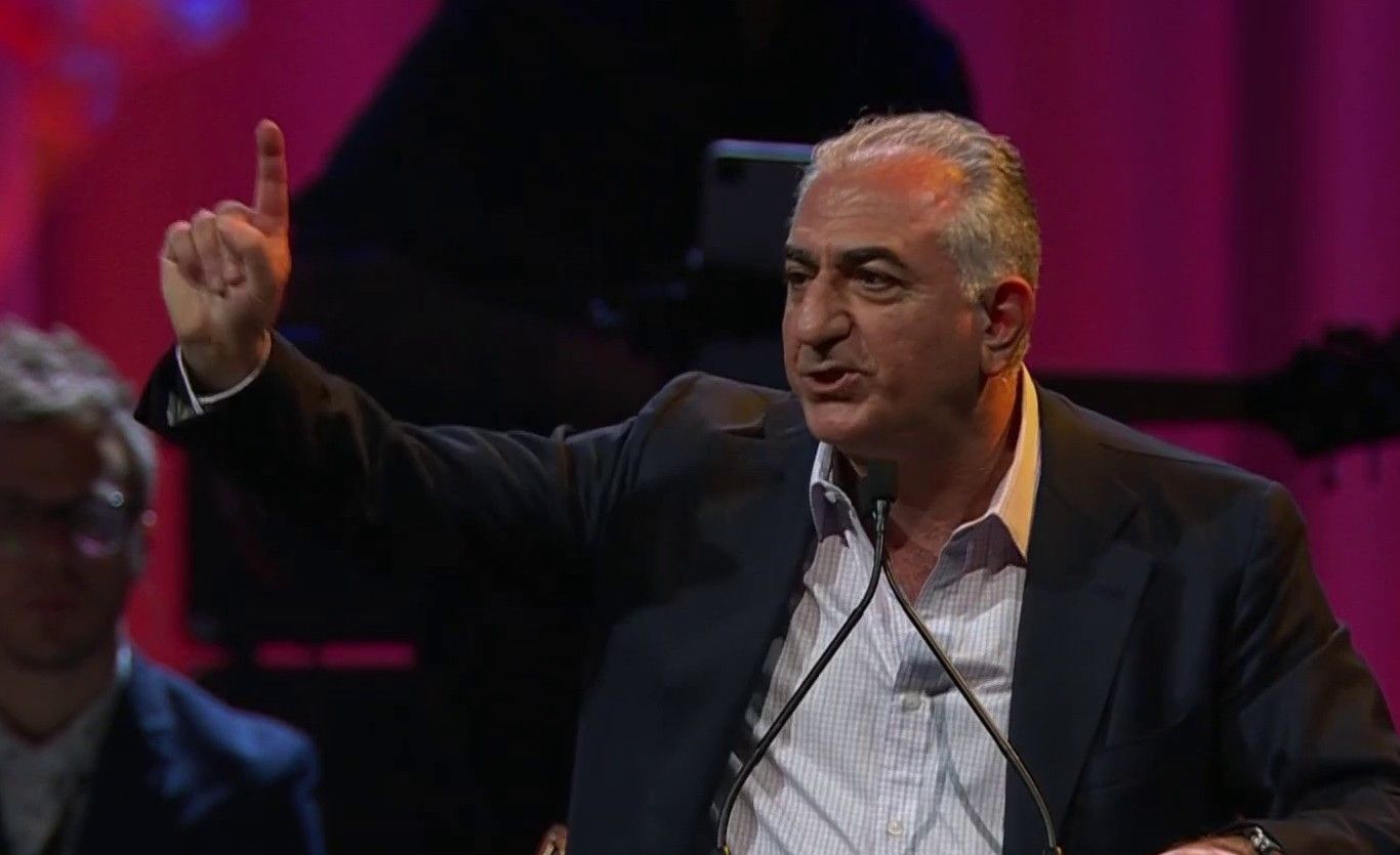 ولي عهد إيران السابق: نأمل أن يكون هذا آخر نوروز في المنفى والاحتفال بالحرية داخل الوطن