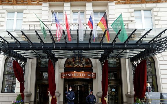 دیپلمات ارشد اروپایی: هنوز فهرست رفع تحریمها نهایی نشده و اساس سخنان روحانی معلوم نیست