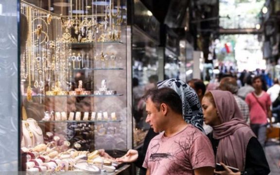 اتحادیه طلا و جواهر تهران: عروس و دامادها به خرید بدلیجات و نقره روی آوردهاند