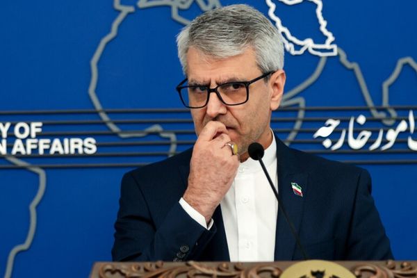 بقائی، سخنگوی وزارت خارجه: حزبالله خودش درباره سلاحهایش تصمیم میگیرد