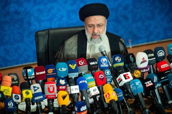 Iran, Venezuela Presidents Hold Phone Discussion, Call For More Trade