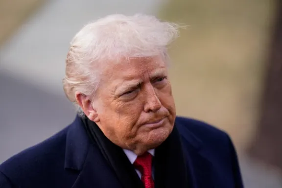 تحلیلگر آمریکایی: ترامپ در حال آمادهسازی گزینههای نظامی گسترده علیه جمهوری اسلامی است