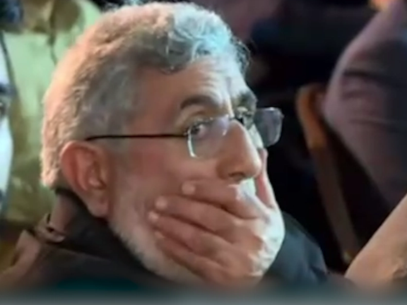 با ورود جنازه نیلفروشان به تهران، پس از دو هفته سکوت ابهامآمیز ، از قاآنی رونمایی شد