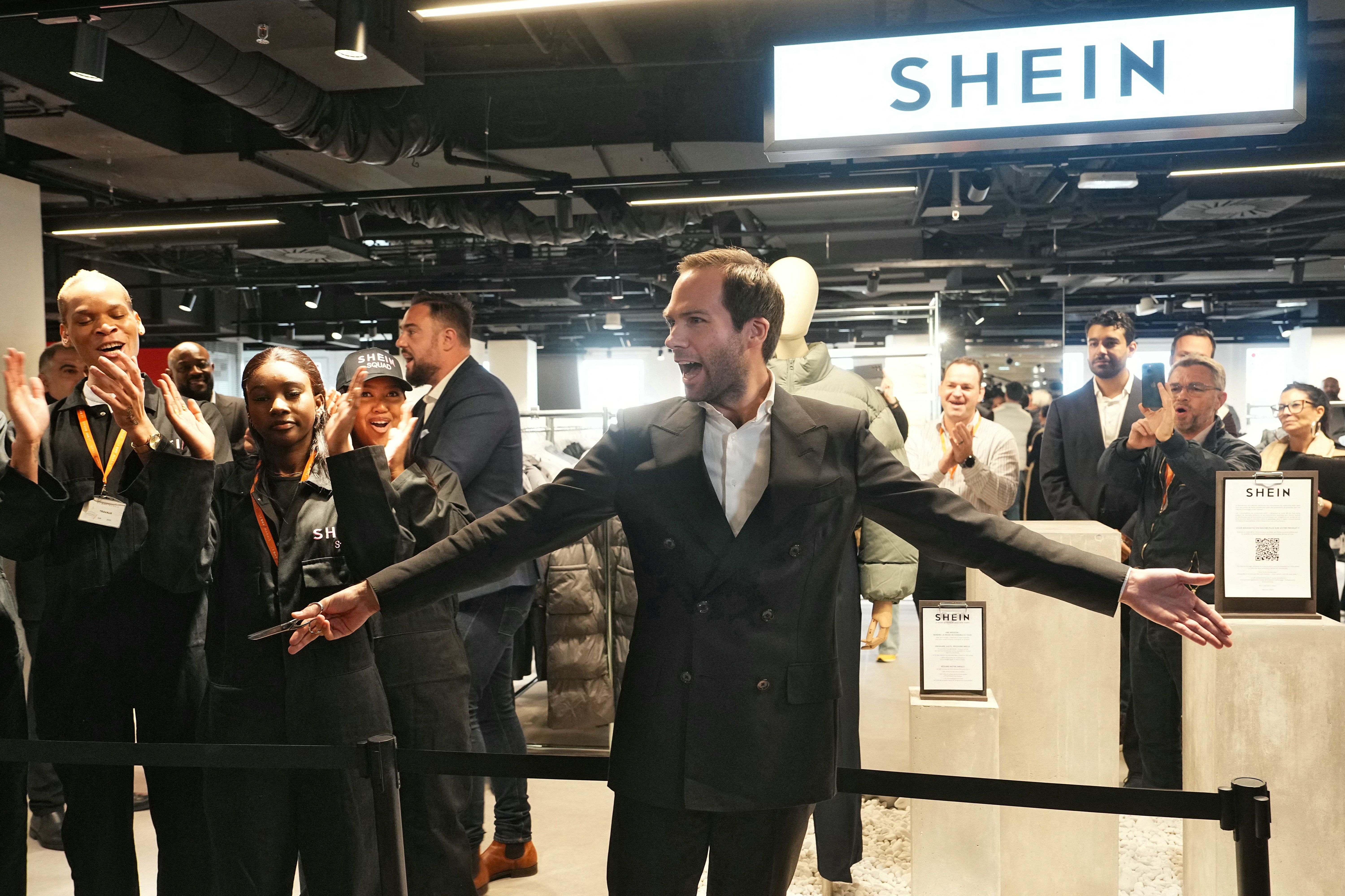 وزیر خارجه فرانسه: کمیسیون اروپا باید فروشگاه شین را تحریم کند