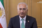 شاهزاده رضا پهلوی: جمهوری اسلامی صدای واقعی مردم را در هیاهوی مراسم خامنهای پنهان میکند
