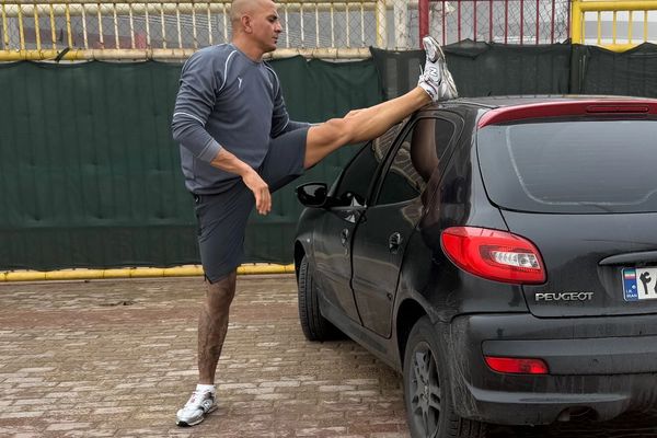 کنایه حامد لک به بنزین ۵ هزار تومانی: با این قیمت فقط باید روی ماشین «کشش» گرفت!