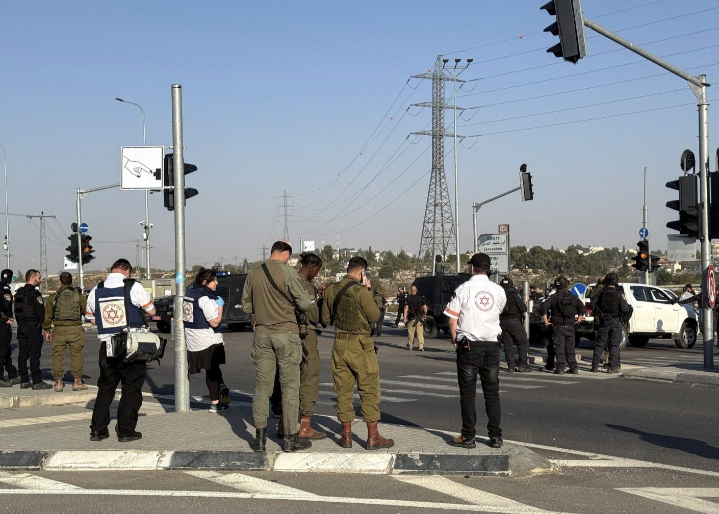 یک اسرائیلی در حمله با چاقو در کرانه باختری کشته شد و سه نفر زخمی شدند