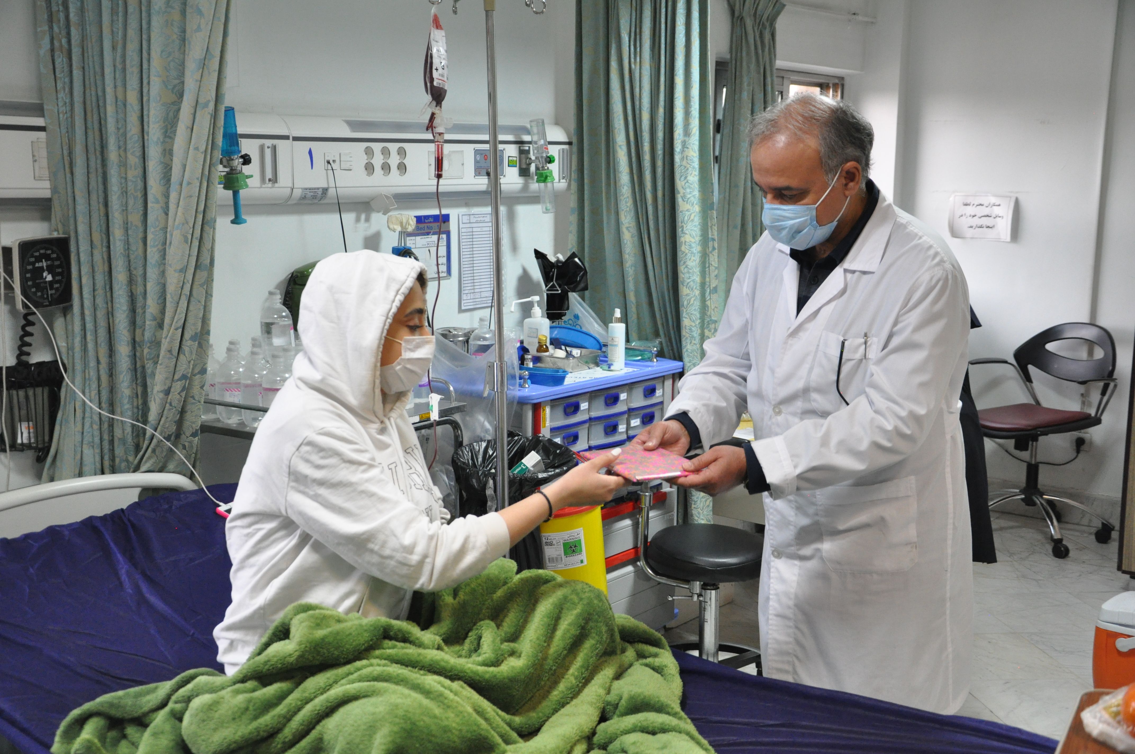 روزنامه اعتماد: پرتو درمانی سرطان سینه برای زنان تا ۳۰۰ میلیون تومان هزینه دارد