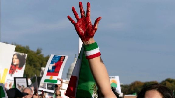 فنانون إيرانيون يدعون للمشاركة في التجمع العالمي غدا.. ويؤكدون: هدفنا الوحيد إسقاط النظام