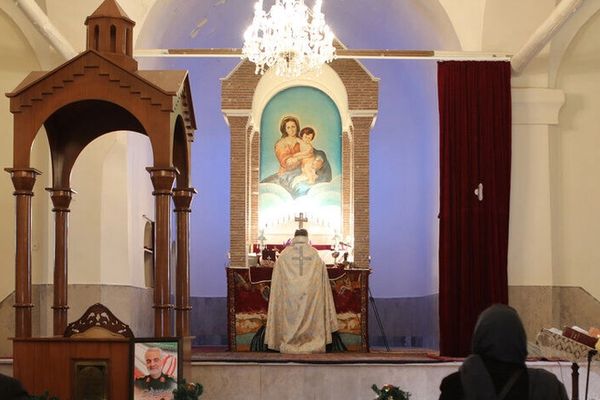 منظمات دولية: الحرس الثوري الإيراني يكثف قمعه للمسيحيين