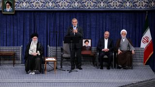 کابینه پزشکیان، سیاستزدایی و استمرار استبداد