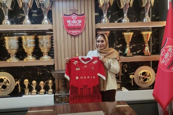 رونمایی از دو یاغی جدید فوتبال ایران؛زهرا قنبری و زهرا خواجوی به تیم زنان پرسپولیس پیوستند