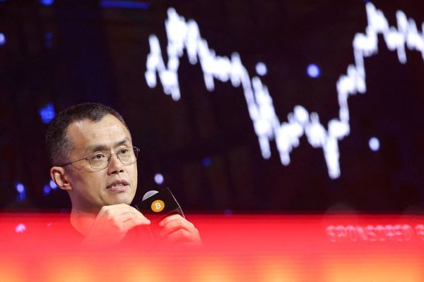 ترامب يعفو عن مدان بغسل الأموال لصالح النظام الإيراني