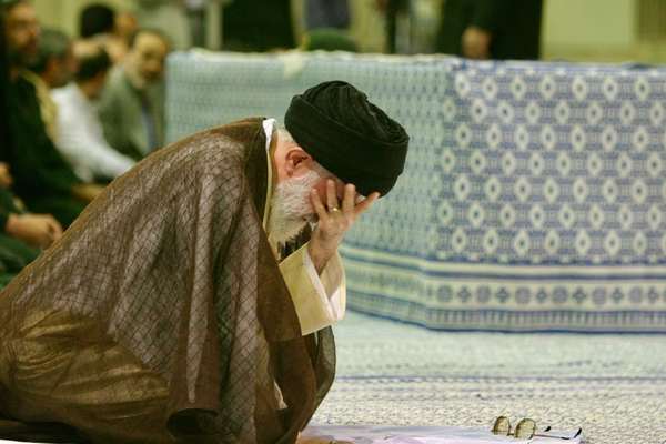 بلومبرگ: سران جمهوری اسلامی احتمال میدهند میتوانند از حمله آمریکا جان سالم به در ببرند