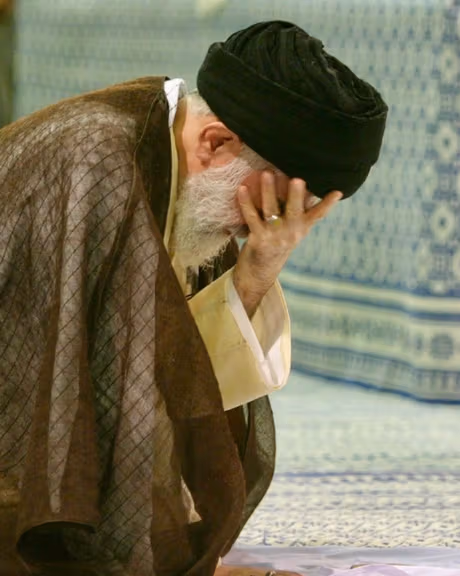 موسسه مذهبی شماره کارت داد؛ فراخوان صدقه نقدی برای سلامتی علی خامنهای