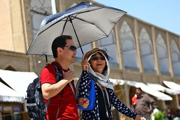 بعد حرب الـ 12 يومًا.. إيران تشدد قيود السفر إليها وتربط تأشيراتها بعقود رسمية وحجز مسبق