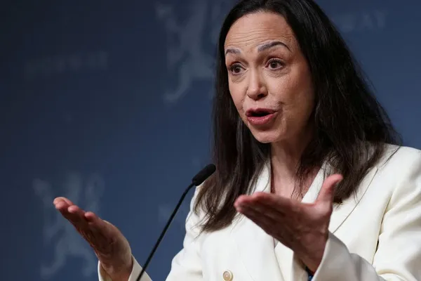 ماچادو وعده بازگشت به ونزوئلا را داد و خواستار برگزاری انتخابات شد