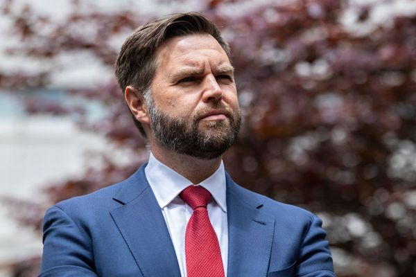 صحيفة إيطالية: قلق لدى الإيرانيين من احتمال مشاركة نائب الرئيس الأميركي في المفاوضات