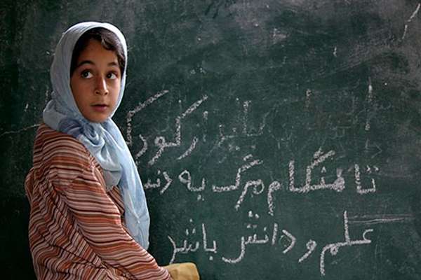 وزير التعليم الإيراني السابق: تسرب الفتيات من التعليم أعلى من الفتيان.. والفقر سبب رئيسي