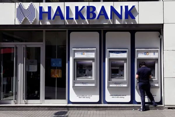 استئناف محاكمة "بنك هالك" التركي في نيويورك بتهمة "التحايل على عقوبات إيران"