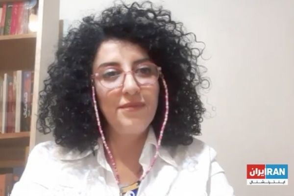 بعد تعرضها لانتقادات.. ناشطة إيرانية بارزة: يجب استهداف الحرس الثوري بالعقوبات