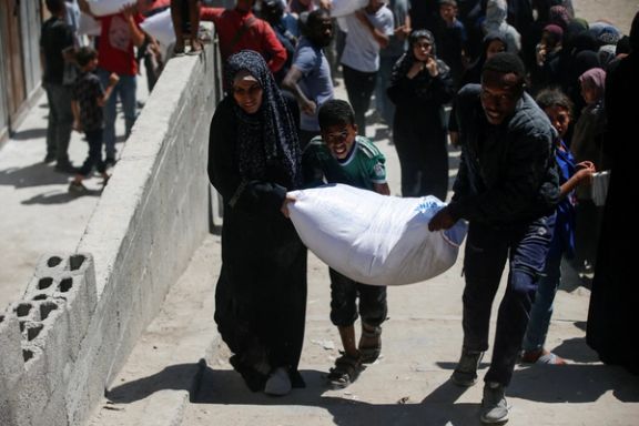 فلسطینیان در صف دریافت کمکهای غذایی، شهر غزه، پنجم تیر