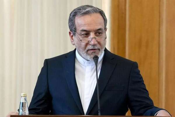 وزير الخارجية الإيراني: لا نريد الحرب.. لكننا مستعدون لها