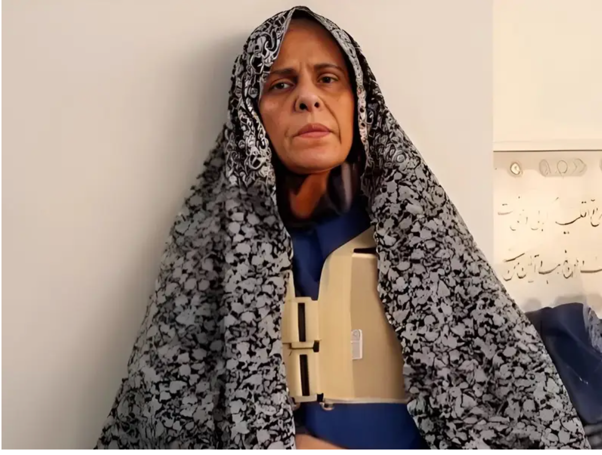 "إهانة خامنئي والخميني"..تهمة جديدة للناشطة السياسية الإيرانية فاطمة سبهري وأخويها