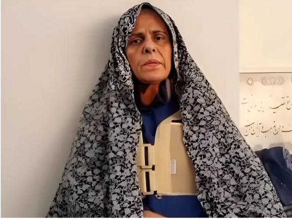 "إهانة خامنئي والخميني"..تهمة جديدة للناشطة السياسية الإيرانية فاطمة سبهري وأخويها