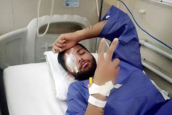 مستشفى في إيران يرفض إجراء عملية لمواطن فقد إحدى عينيه أثناء المظاهرات