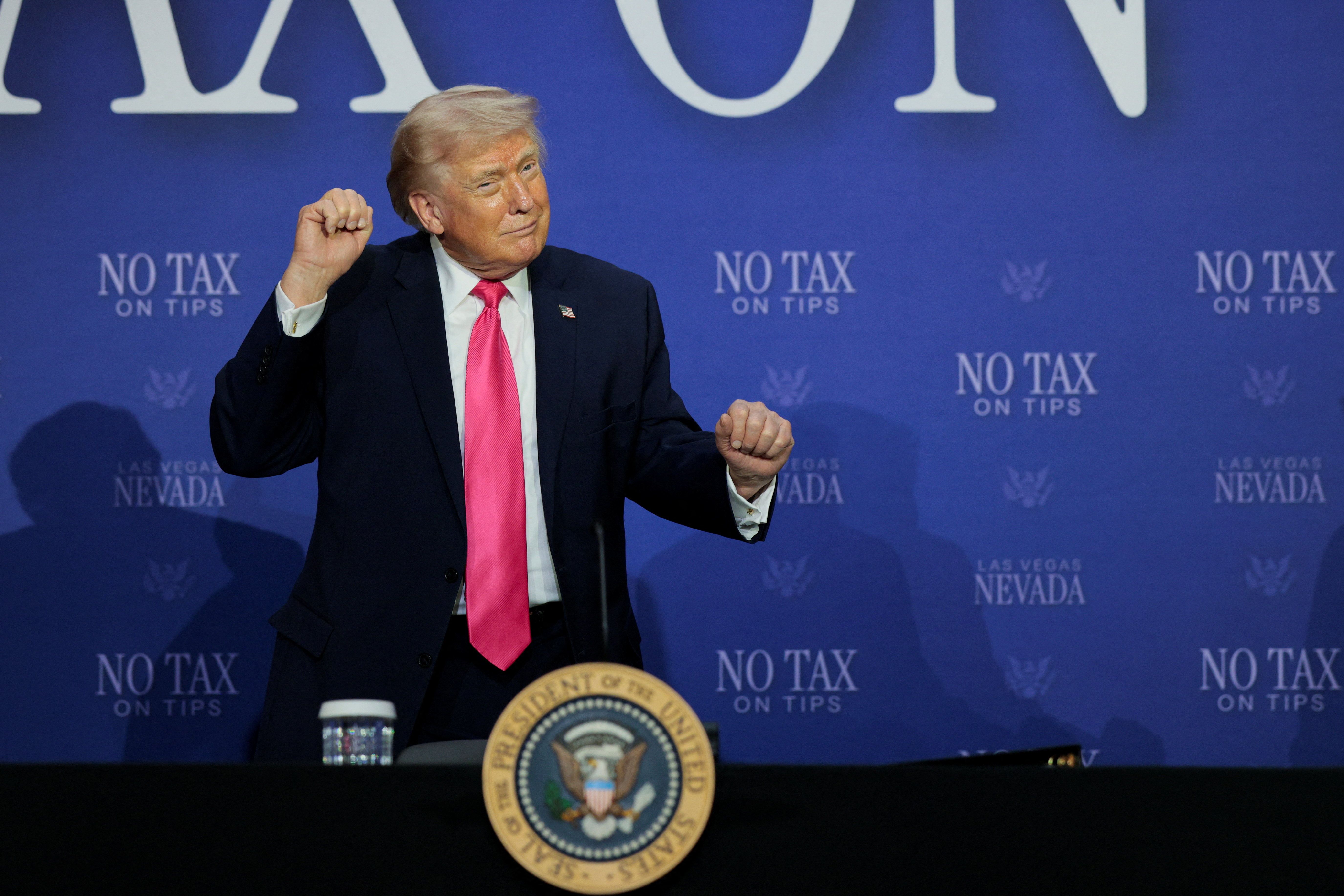 دونالد ترامپ: هیچ پولی در برابر دریافت «غبار هسته‌ای» پرداخت نمی‌کنیم