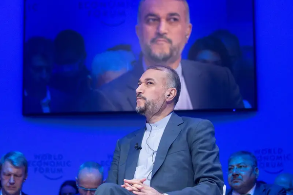 وزير الخارجية الإيراني: هجوم الحرس الثوري استهدف "الإرهابيين الإيرانيين" في باكستان