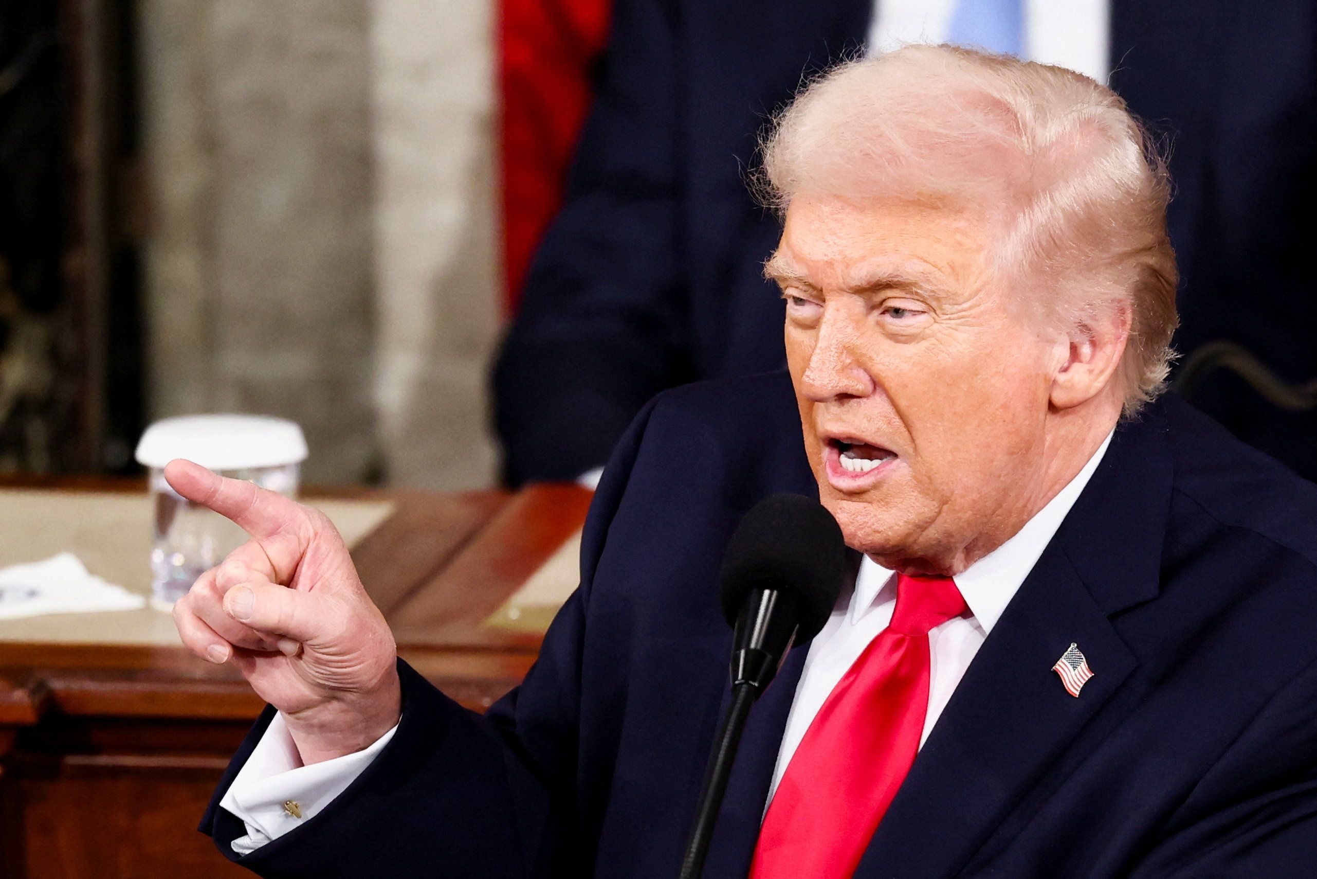 ترامپ چگونه افکار عمومی آمریکا را برای اقدام نظامی علیه جمهوری اسلامی آماده می‌کند؟