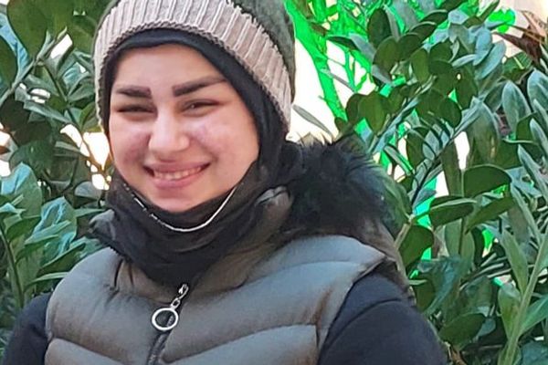 إيران..والدة قاتل منى حيدري في الأهواز: ذبحها "لإظهار رجولته"