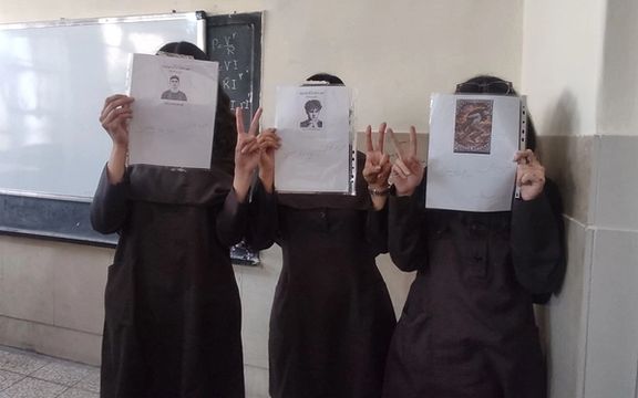 دانشآموزان شماری از شهرهای ایران همزمان با چهلم جاویدنامان، مدرسه را تعطیل کردند