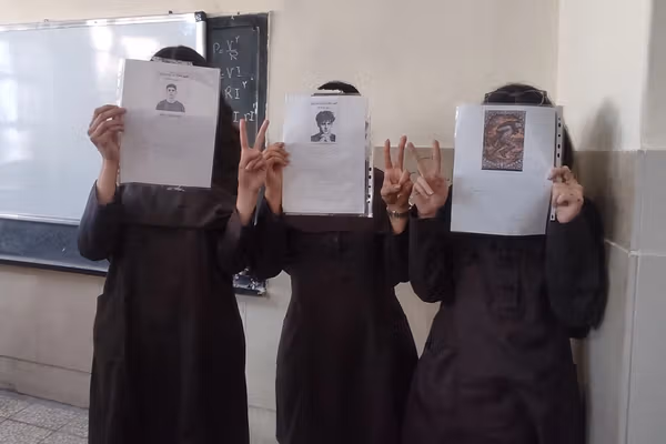 دانشآموزان شماری از شهرهای ایران همزمان با چهلم جاویدنامان، مدرسه را تعطیل کردند