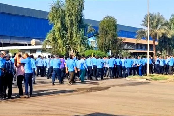 استمرار الاحتجاجات النقابية.. وإضراب عمال الصلب والنفط وسائقي الديزل
